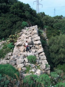 La mura megalitiche (foto Soprintendenza di Palermo)